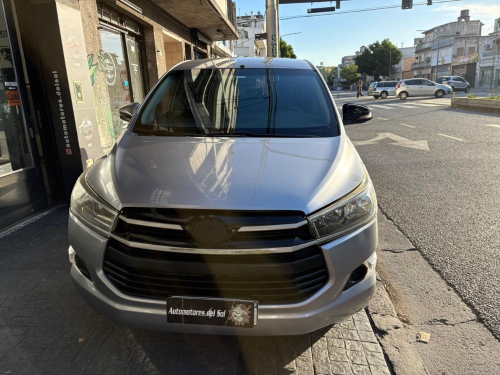 Toyota Innova Sr — foto 16